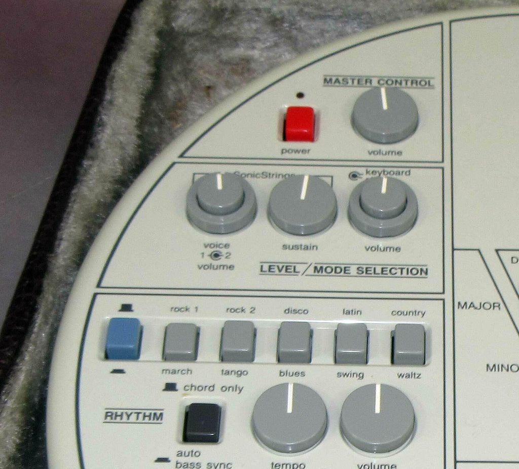 Suzuki Omnichord OM 84 System Two w/ Hard Case Power Supply Manual TESTED! WORKS